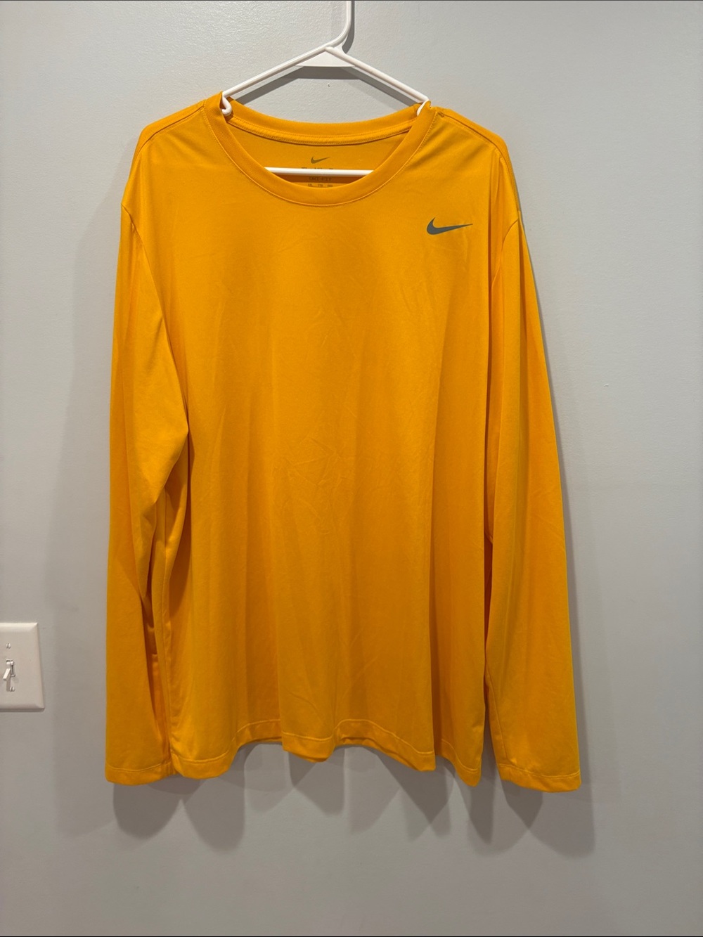Nike Men’s Long-Sleeve Performance Shirt - Gold/Yellow